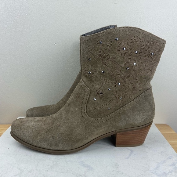 BANDOLINO Xerissa Suede Studded Leather Western Boots - Picture 10 of 13